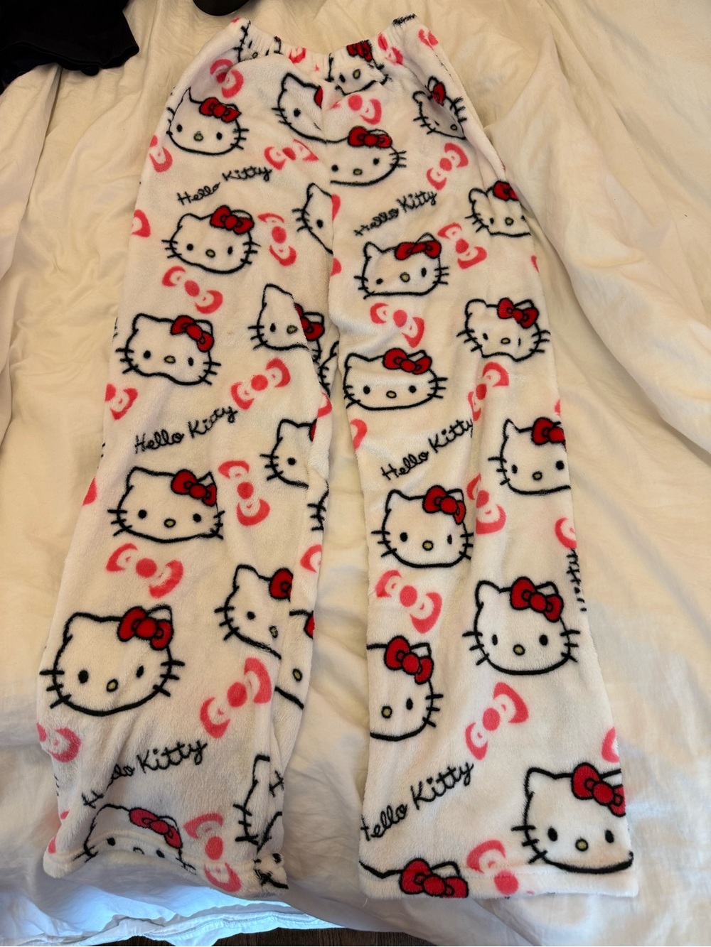 Amazon Hello Kitty White Fleece Pajama Pants with Red and Pink Accents